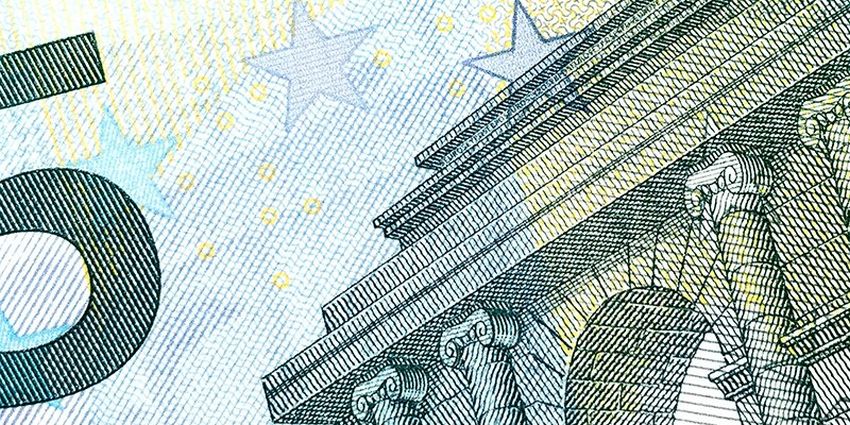Finanzen mit KuferSQL Ausschnitt eines 5-Euro-Scheins